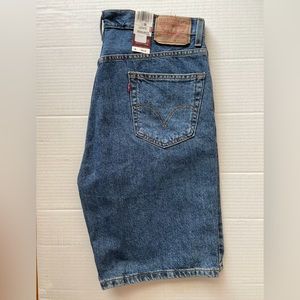 New Levi’s regular fit men short size 36